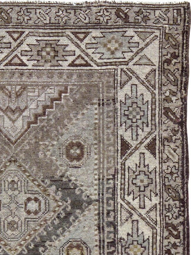 Vintage Persian Kurdish Rug, No.22098 - Galerie Shabab
