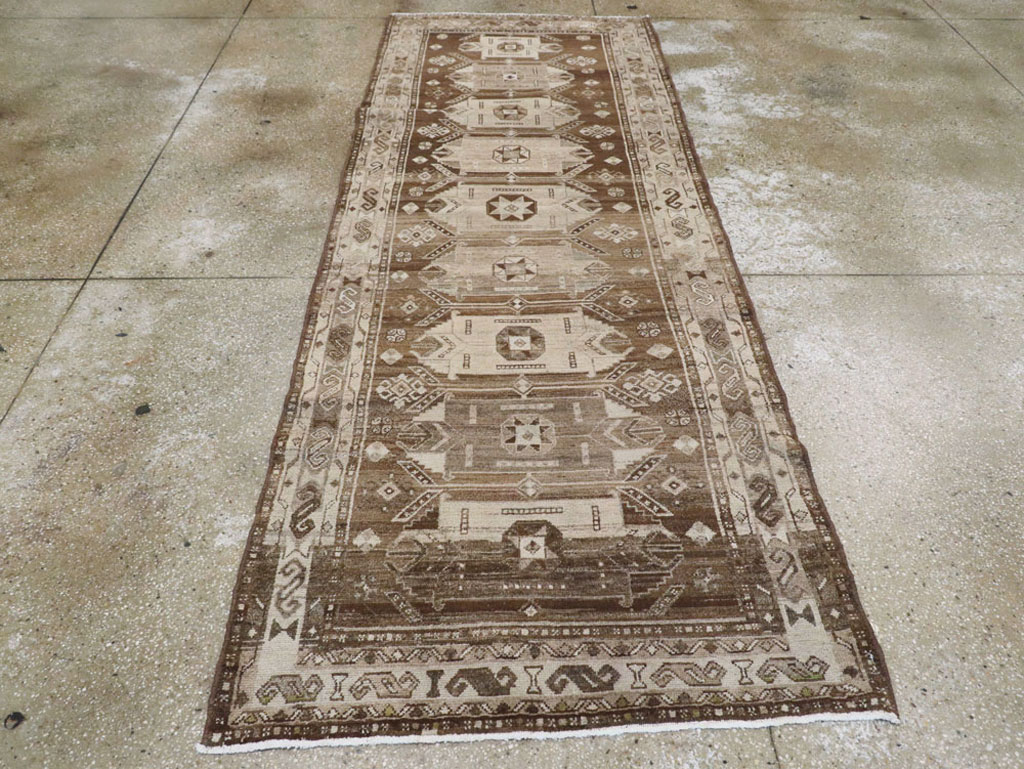 Vintage Persian Malayer Runner, No.22109 - Galerie Shabab
