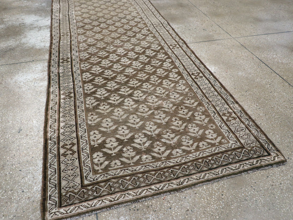 Vintage Persian Kurdish Runner, No.22128 - Galerie Shabab