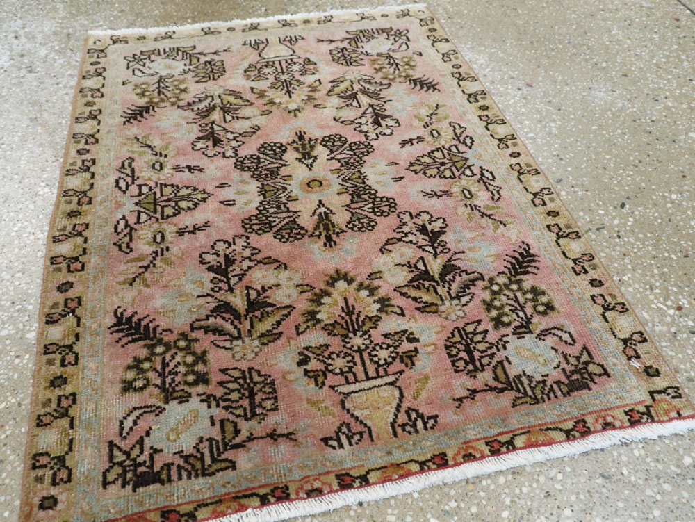 Antique Persian Sarouk Rug, No.22133 - Galerie Shabab