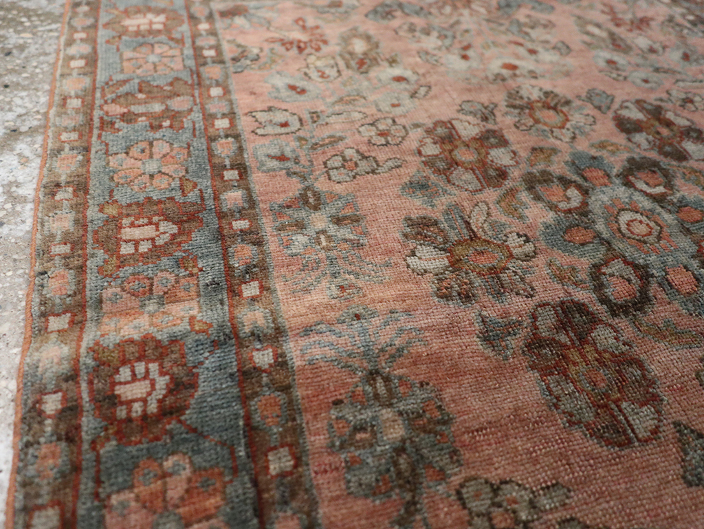 Antique Persian Sarouk Throw Rug, No.22136 - Galerie Shabab