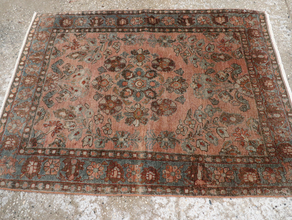 Antique Persian Sarouk Throw Rug, No.22136 - Galerie Shabab