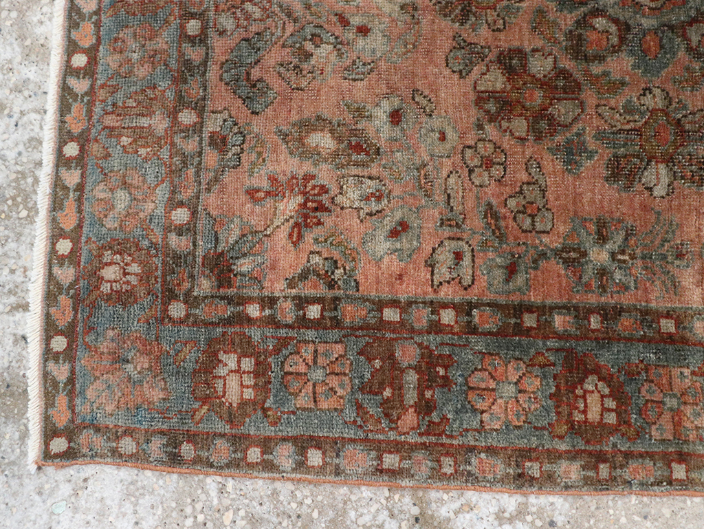 Antique Persian Sarouk Throw Rug, No.22136 - Galerie Shabab