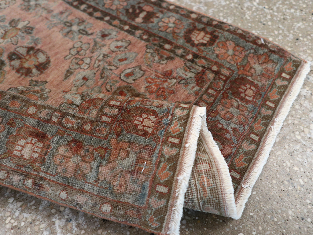 Antique Persian Sarouk Throw Rug, No.22136 - Galerie Shabab