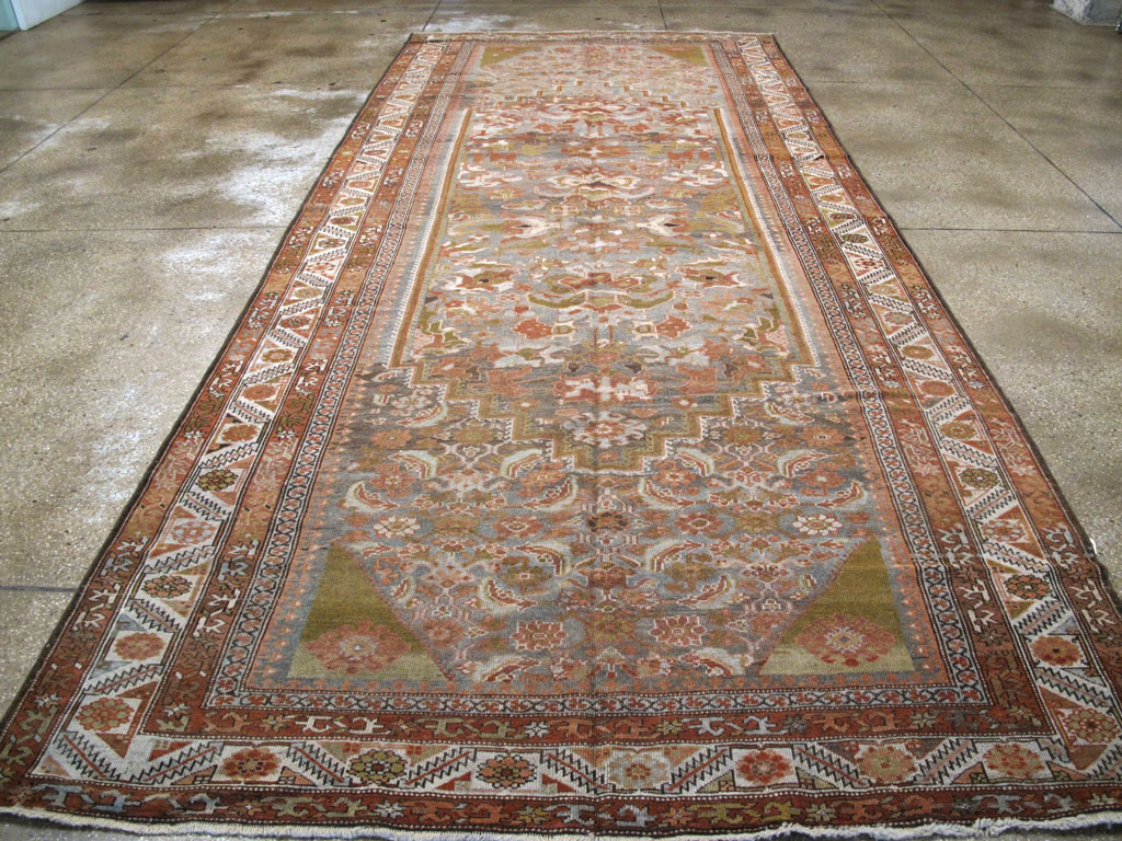 Antique Persian Bakhtiari Carpet, No.22138 - Galerie Shabab