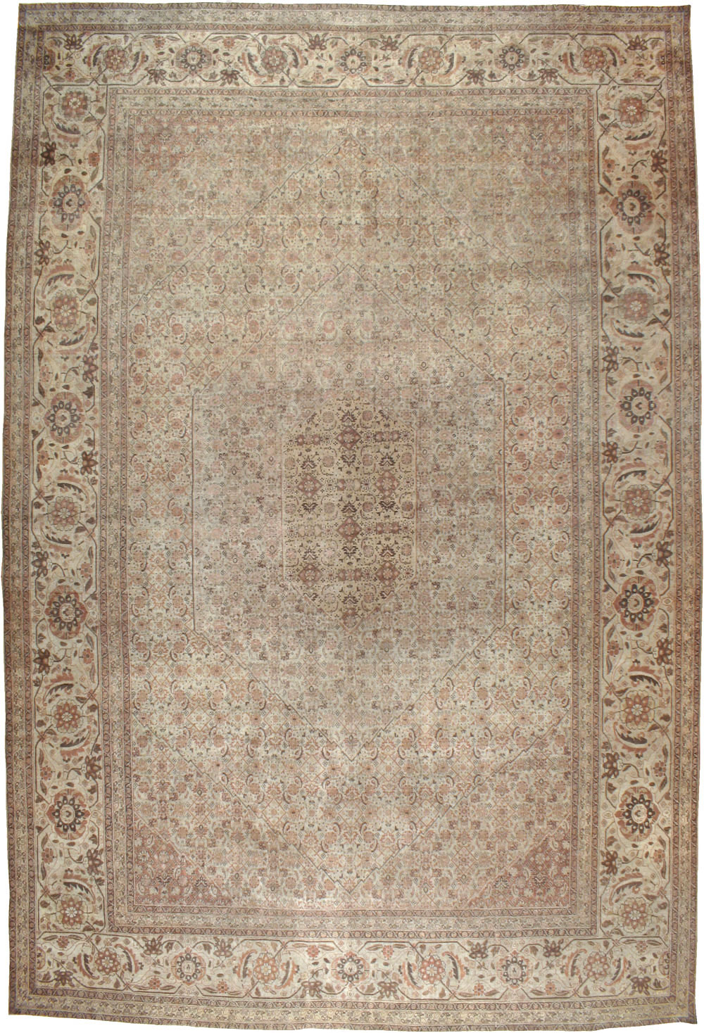 Antique Persian Tabriz Carpet, No.22148 - Galerie Shabab