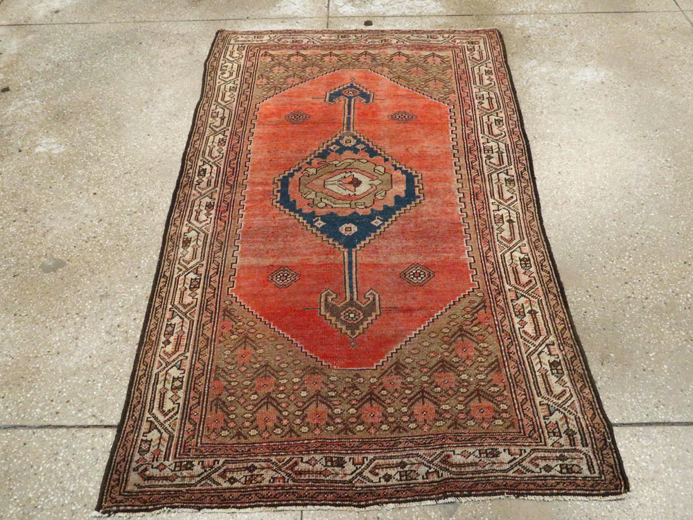 Antique Persian Kurdish Rug, No.22162 - Galerie Shabab