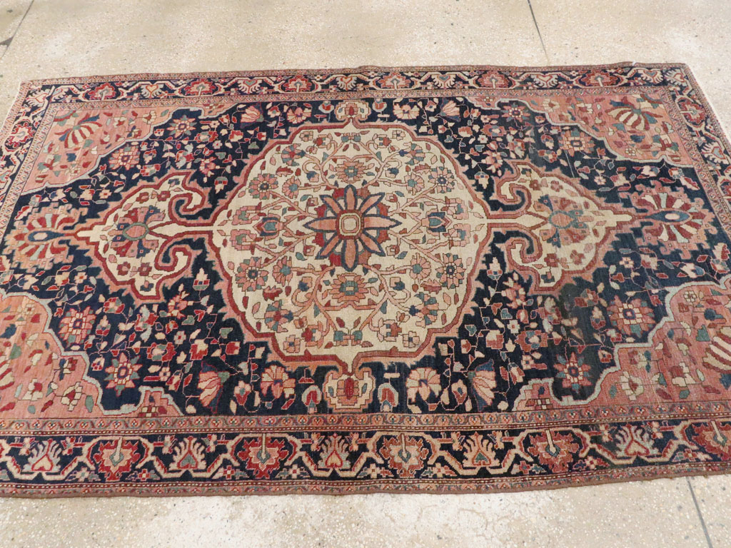 Antique Persian Sarouk Fereghan Rug, No.22163 - Galerie Shabab