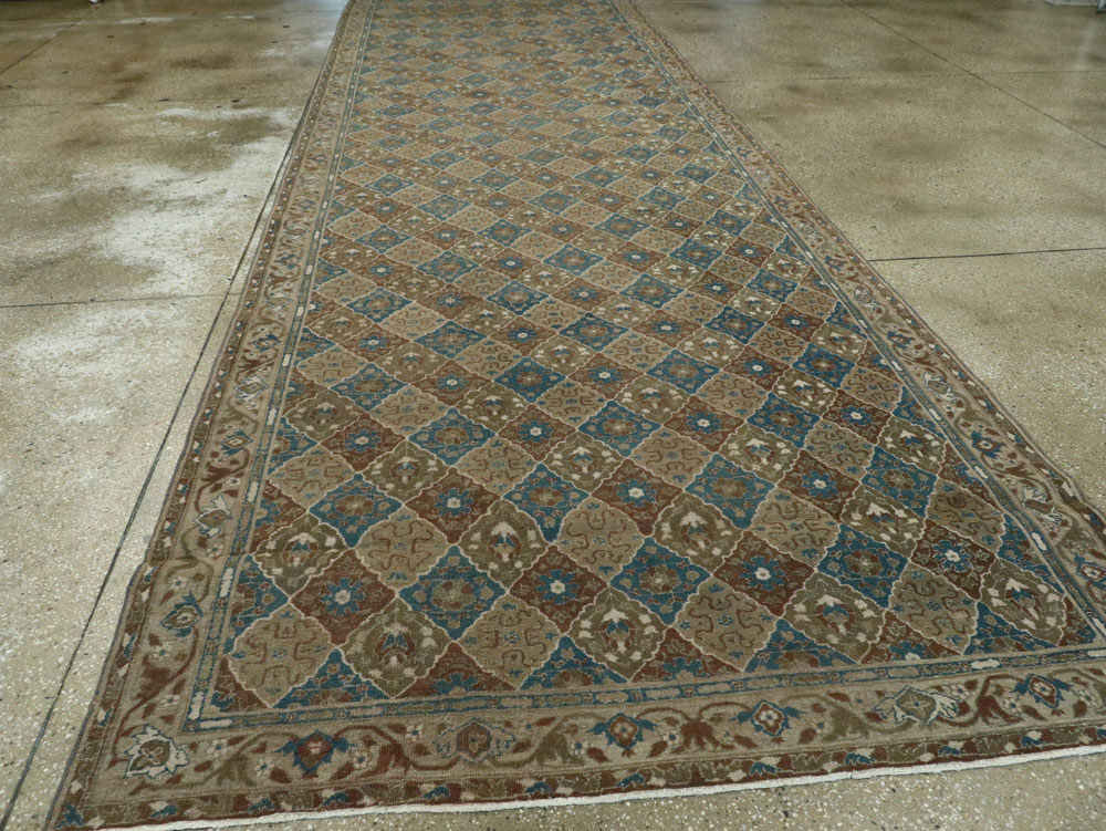 Vintage Indian Lahore Carpet, No.22166 - Galerie Shabab