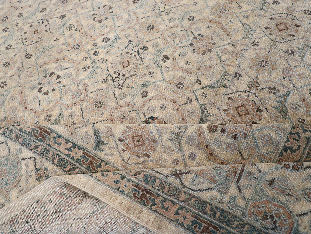 Antique Persian Bibikabad Carpet, No.22168 - Galerie Shabab