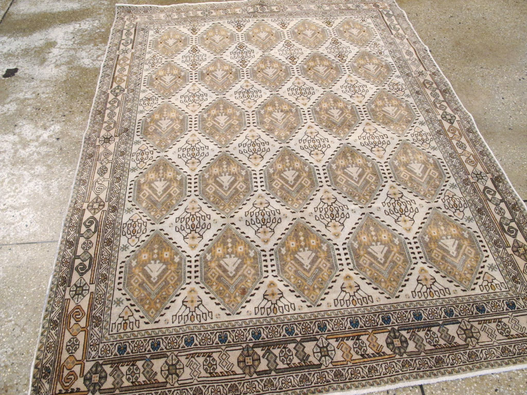 Vintage Persian Afshar Rug, No.22190 - Galerie Shabab
