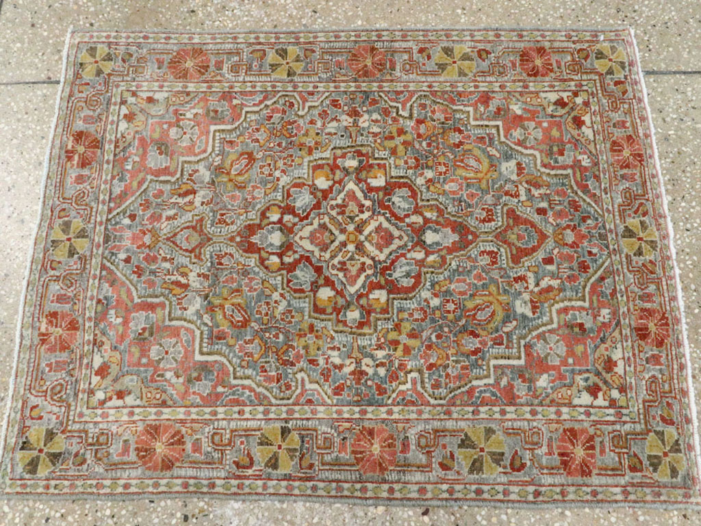 Antique Persian Sarouk Rug, No.22275 - Galerie Shabab