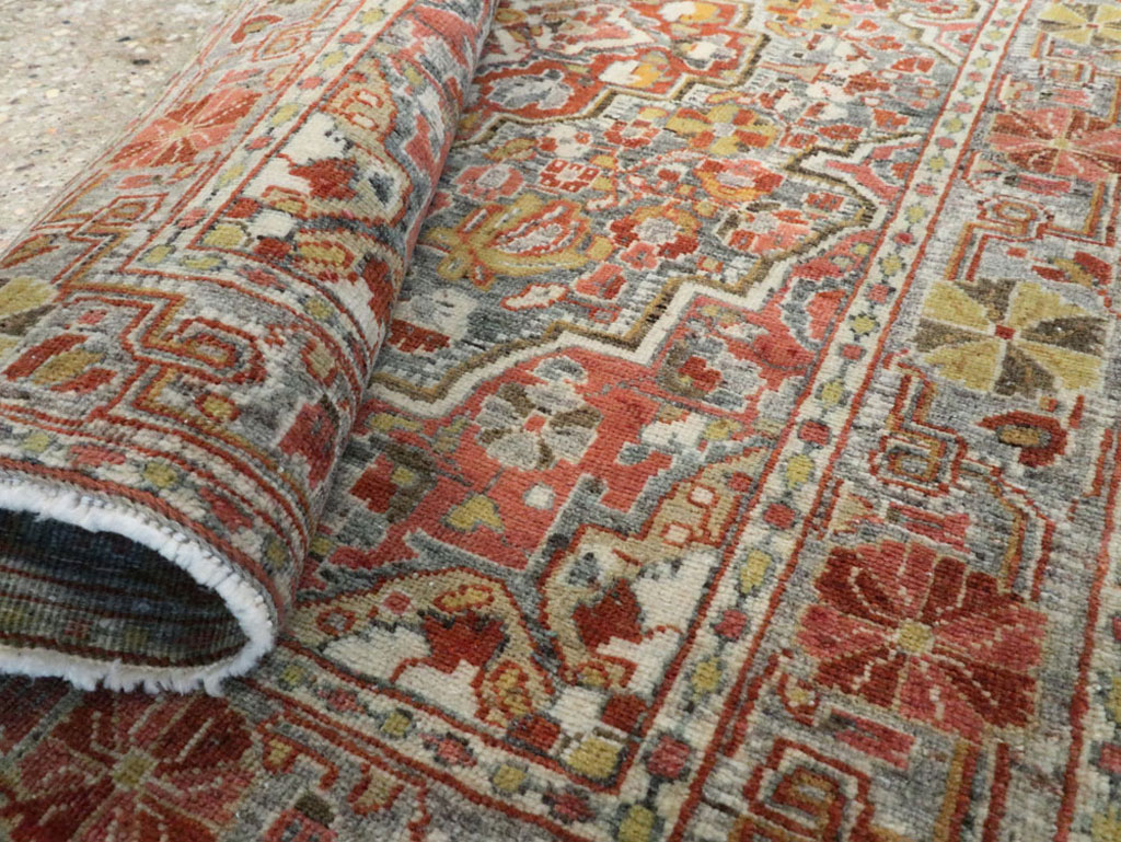 Antique Persian Sarouk Rug, No.22275 - Galerie Shabab