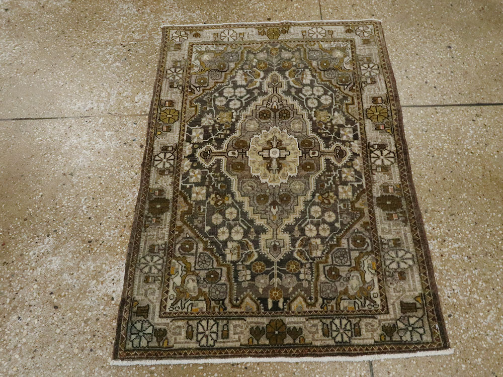 Antique Persian Malayer Rug, No.22277 - Galerie Shabab