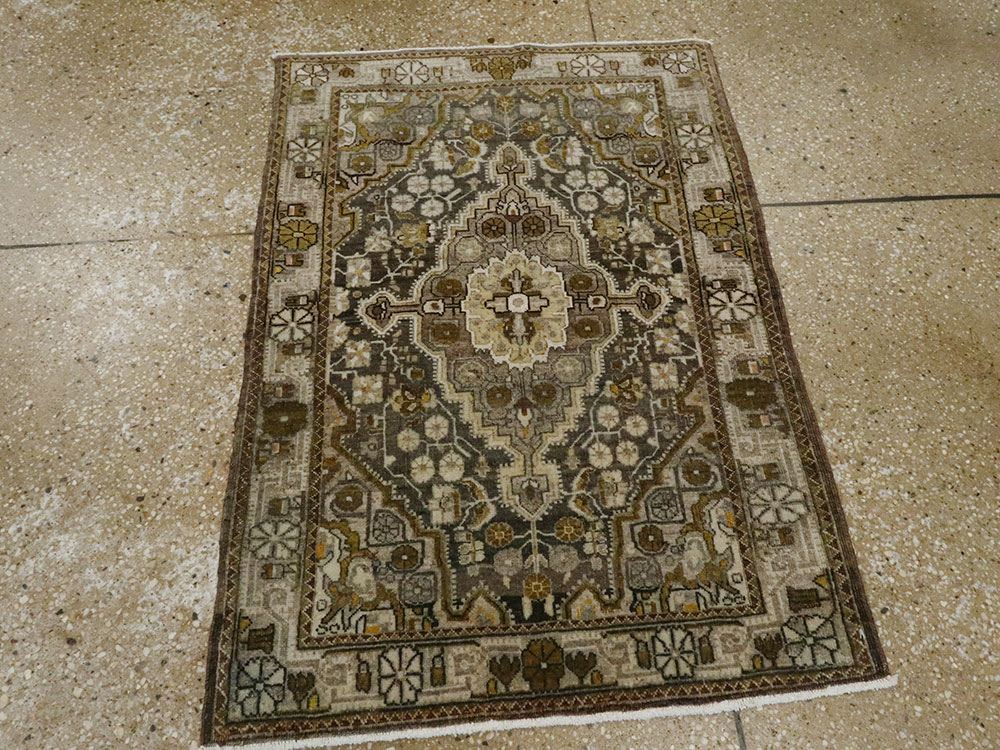 Antique Persian Malayer Rug, No.22277 - Galerie Shabab