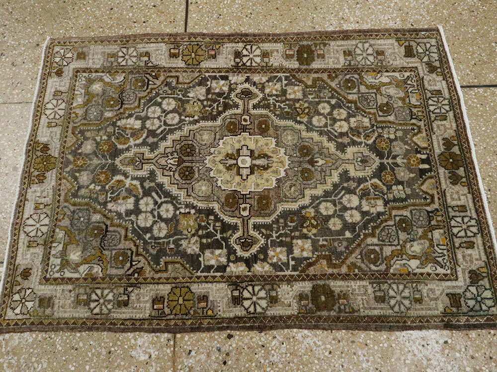 Antique Persian Malayer Rug, No.22277 - Galerie Shabab