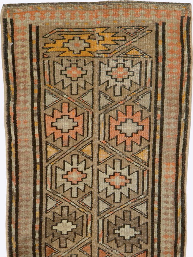 Vintage Persian Kurdish Runner, No.22287 - Galerie Shabab