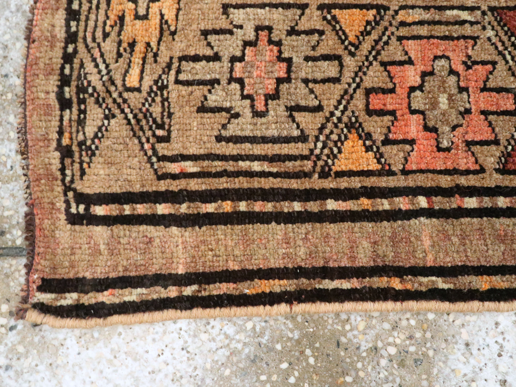 Vintage Persian Kurdish Runner, No.22287 - Galerie Shabab