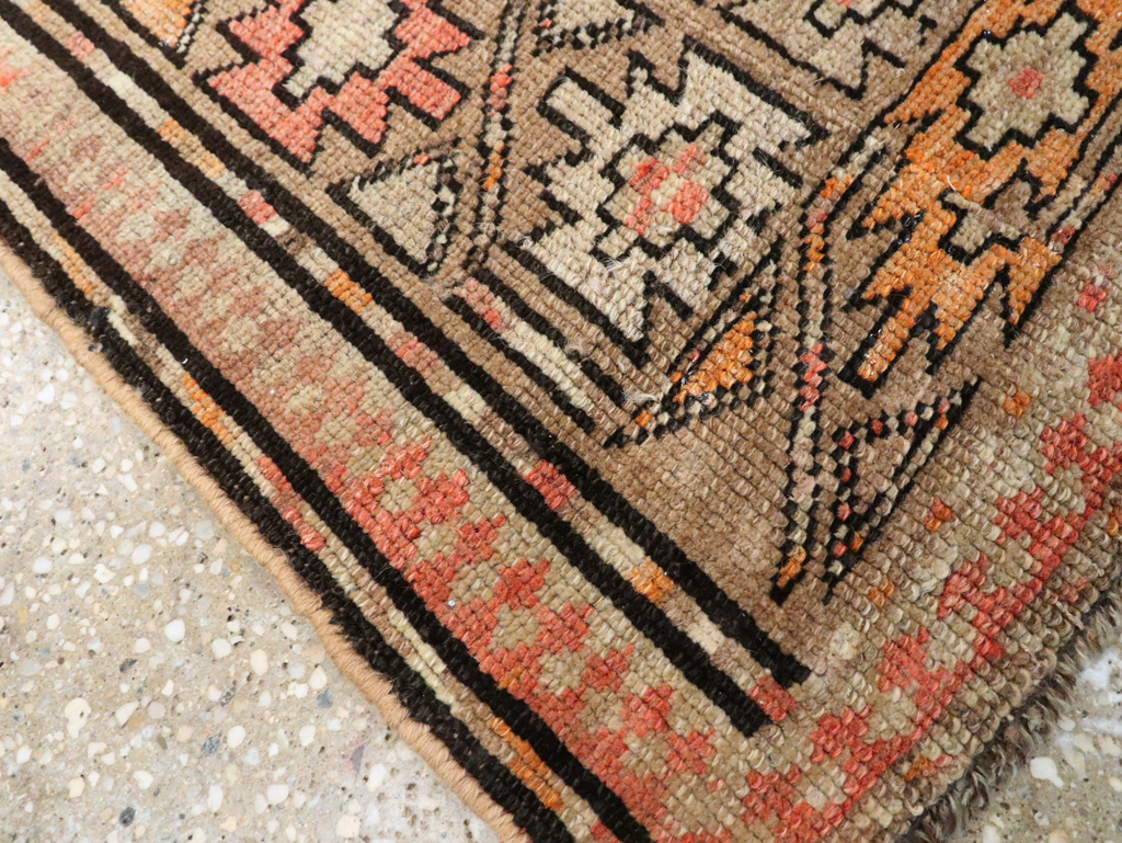 Vintage Persian Kurdish Runner, No.22287 - Galerie Shabab