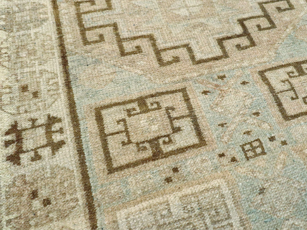 Vintage Persian Kurdish Runner, No.22296 - Galerie Shabab