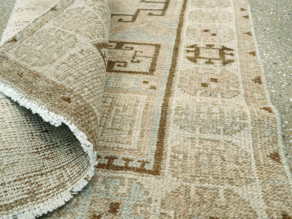 Vintage Persian Kurdish Runner, No.22296 - Galerie Shabab