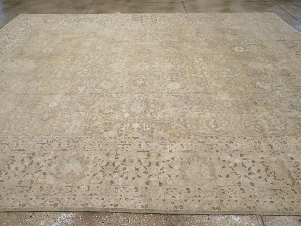 Antique Persian Tabriz Room Size Carpet, No.22303 - Galerie Shabab