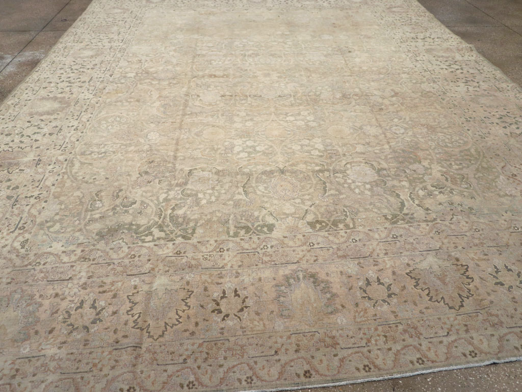 Antique Persian Tabriz Room Size Carpet, No.22303 - Galerie Shabab