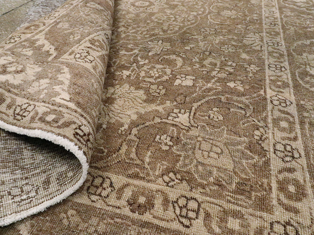 Antique Persian Tabriz Rug, No.22342 - Galerie Shabab