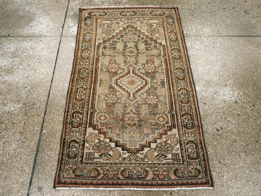 Antique Persian Malayer Throw Rug, No.22344 - Galerie Shabab