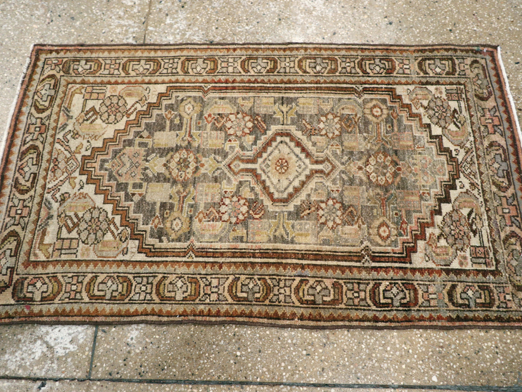 Antique Persian Malayer Throw Rug, No.22344 - Galerie Shabab