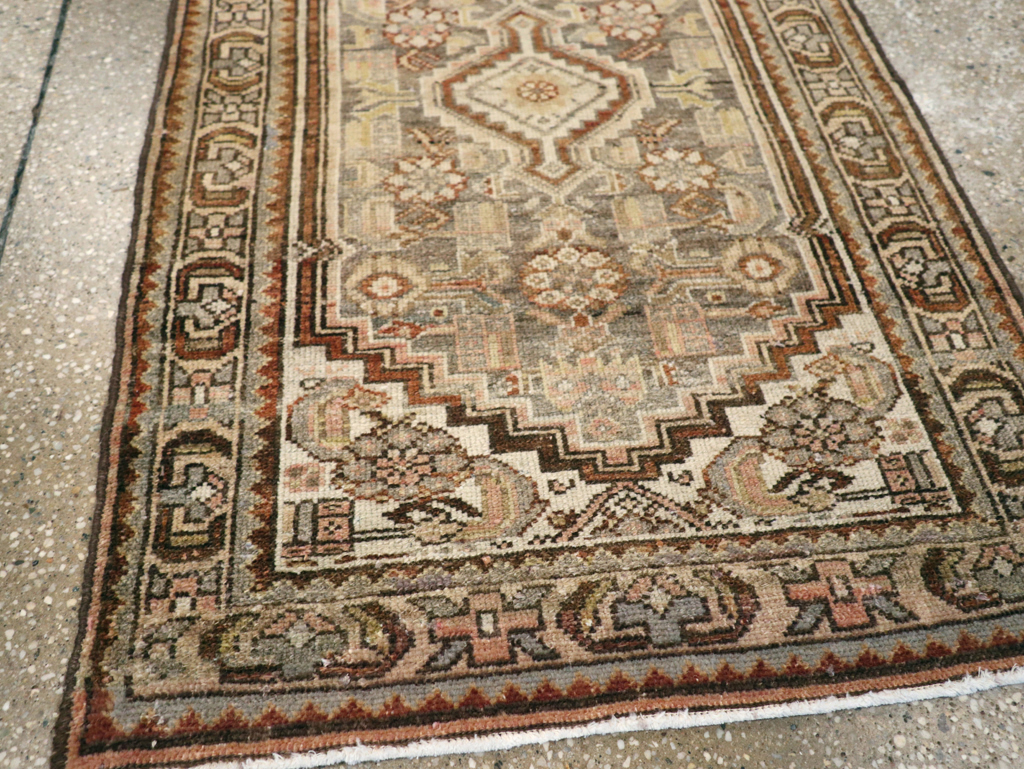 Antique Persian Malayer Throw Rug, No.22344 - Galerie Shabab