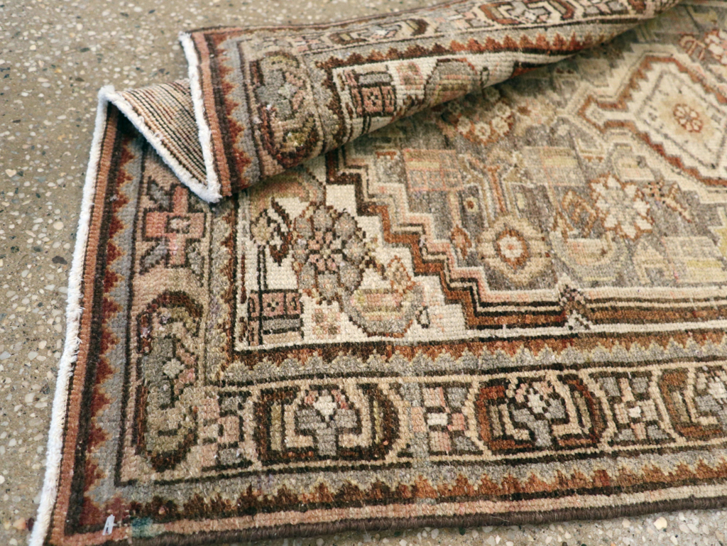 Antique Persian Malayer Throw Rug, No.22344 - Galerie Shabab