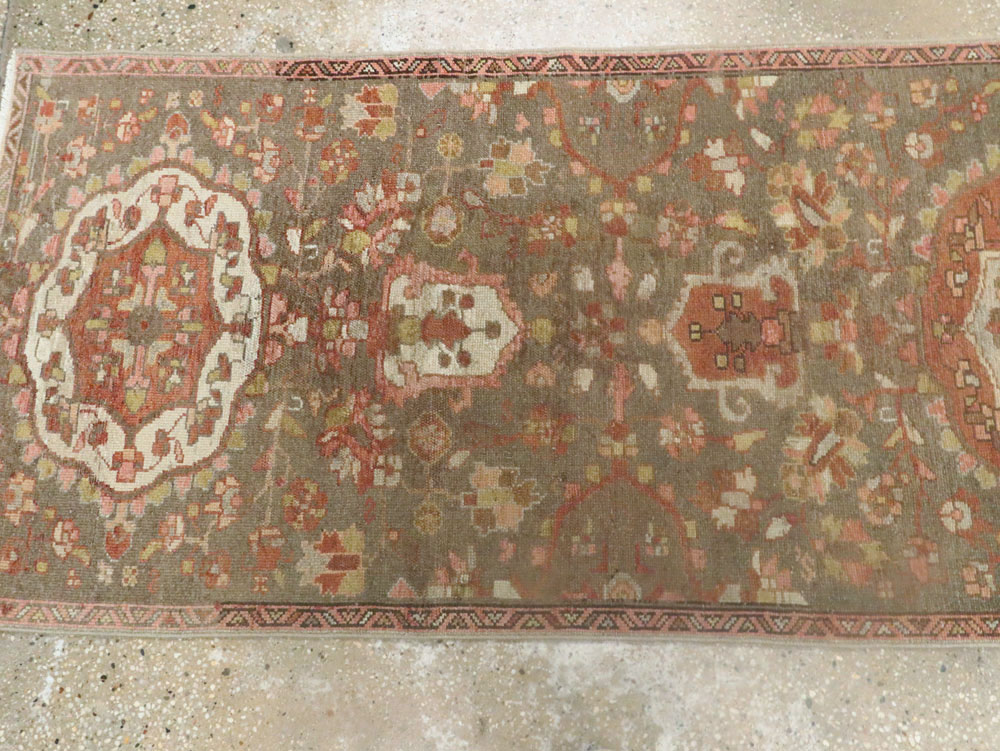 Vintage Persian Malayer Runner, No.22347 - Galerie Shabab