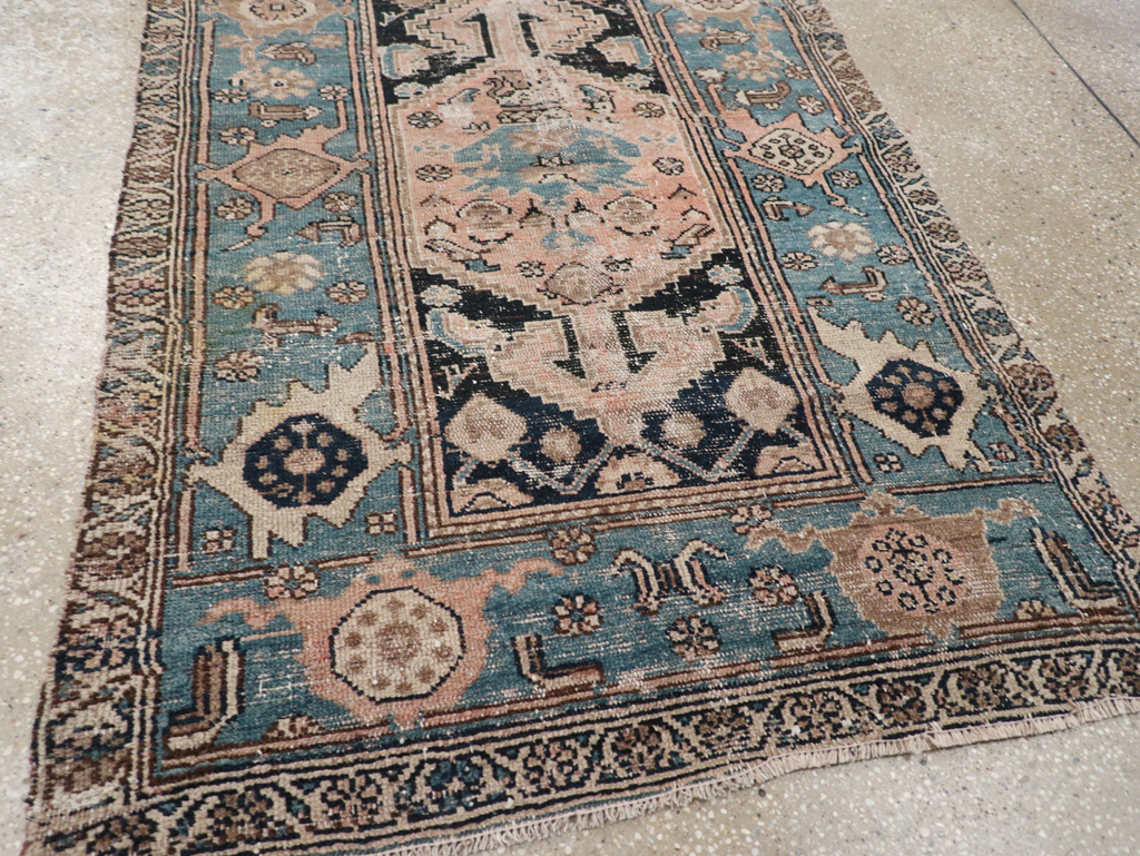 Antique Persian Kurdish Rug, No.22363 - Galerie Shabab