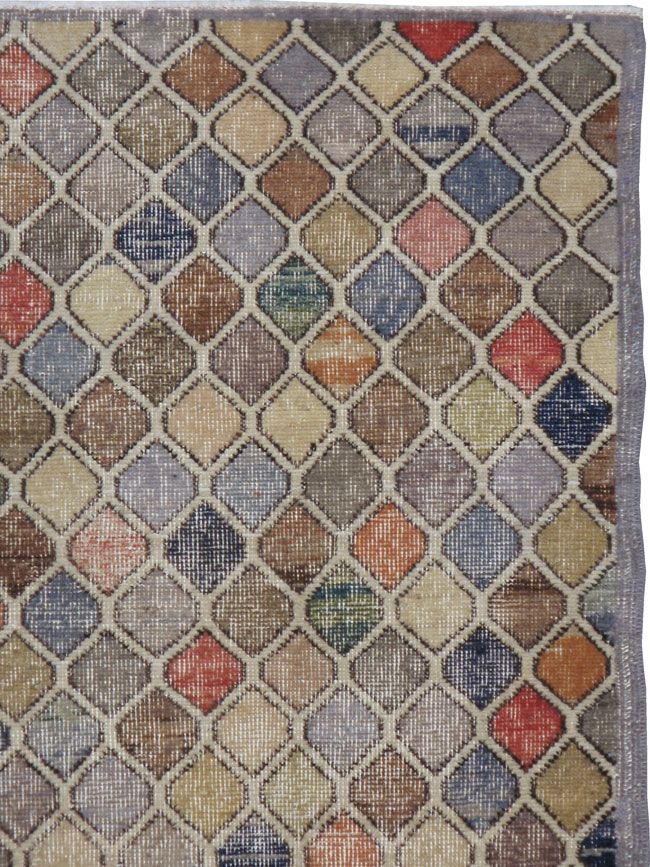 Vintage Turkish Anatolian Distressed Carpet, No.22369 - Galerie Shabab