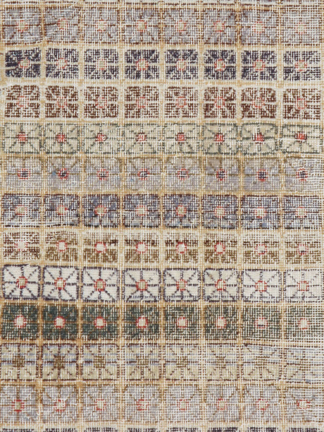 Vintage Turkish Anatolian Distressed Rug, No.22370 - Galerie Shabab