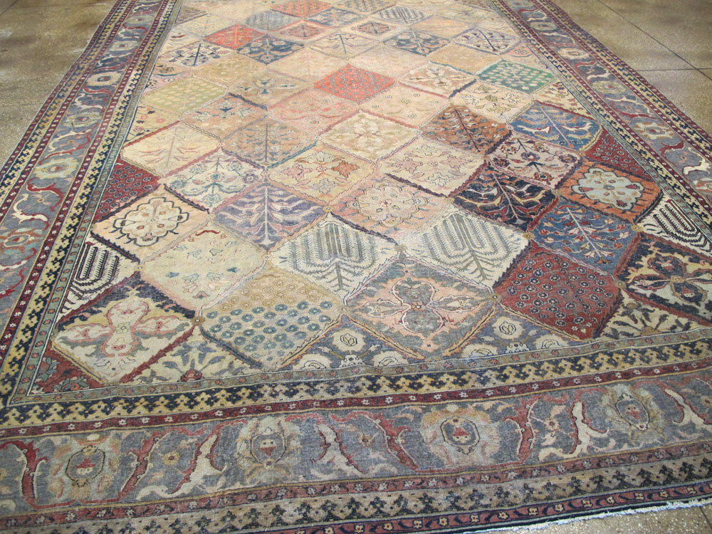 Antique Persian Northwest Carpet, No.22380 - Galerie Shabab