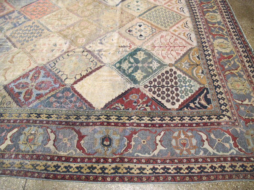 Antique Persian Northwest Carpet, No.22380 - Galerie Shabab