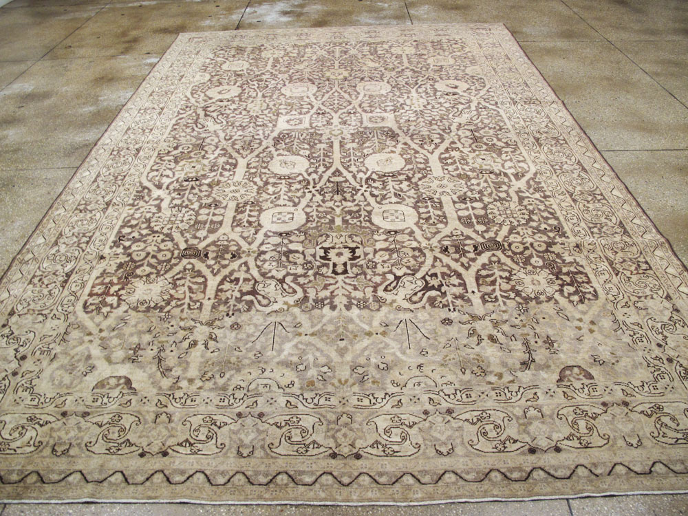 Antique Persian Tabriz  Rug, No.22383 - Galerie Shabab
