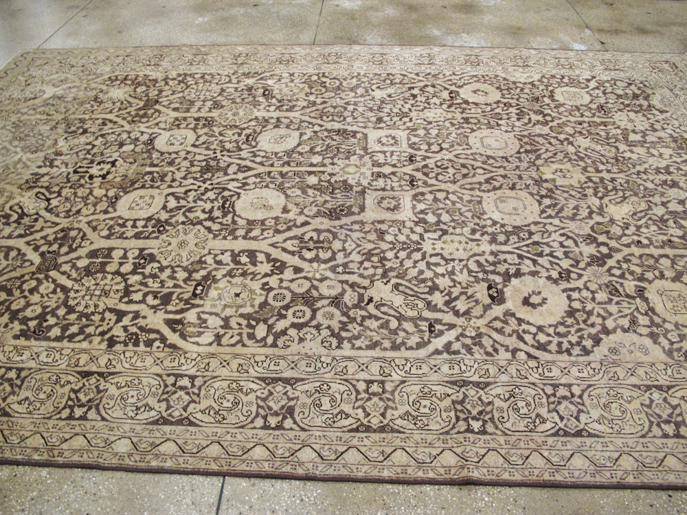 Antique Persian Tabriz  Rug, No.22383 - Galerie Shabab