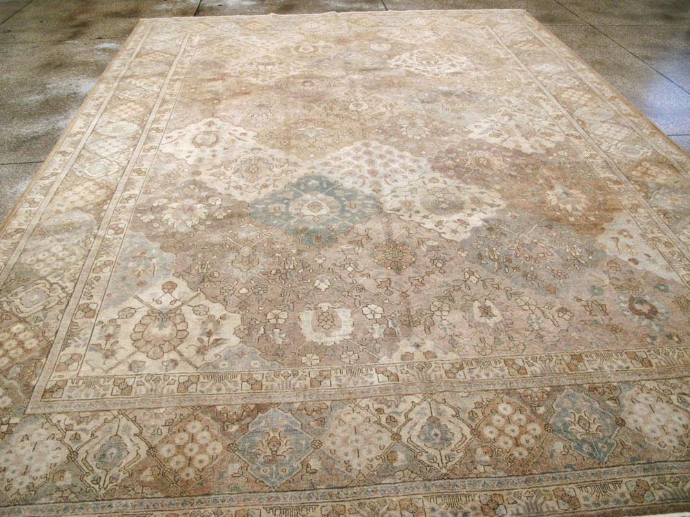 Antique Persian Tabriz Carpet, No.22396 - Galerie Shabab