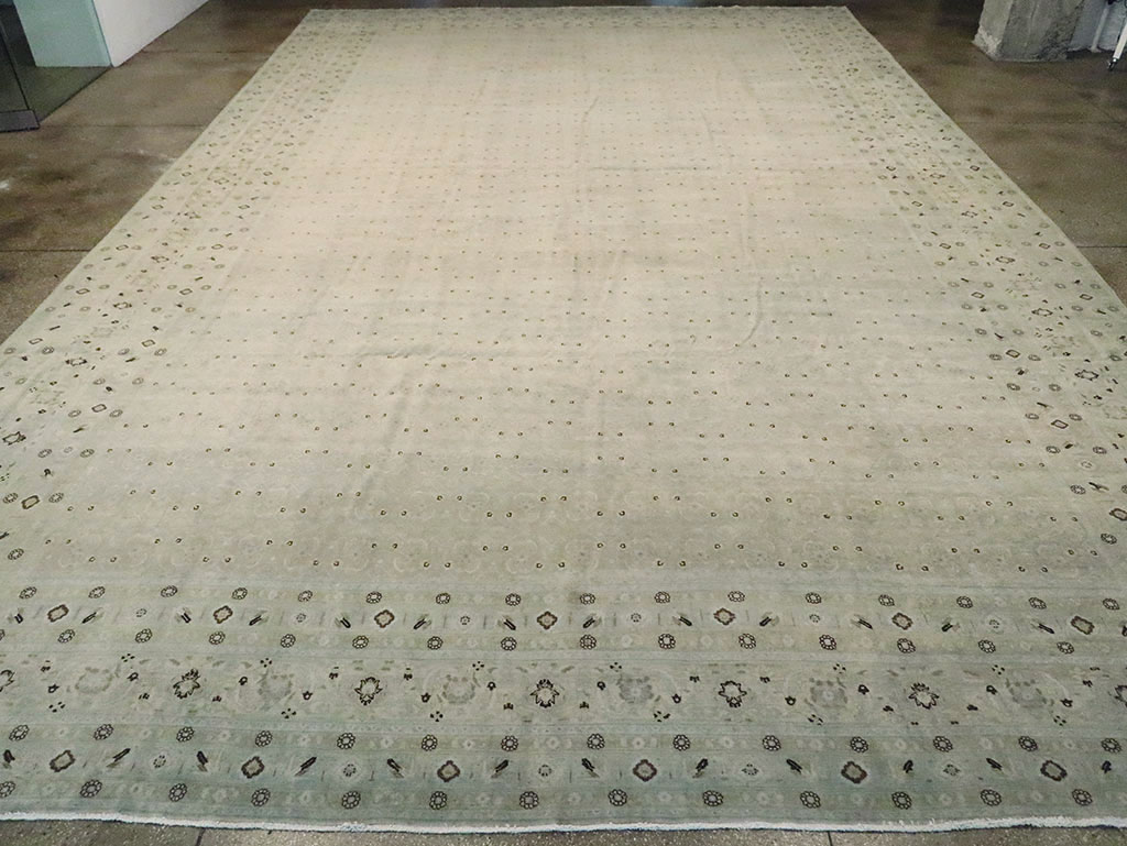 Antique Persian Tabriz Carpet, No.22397 - Galerie Shabab