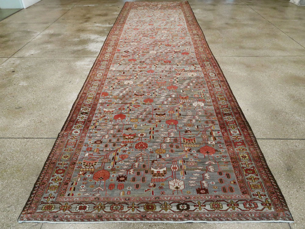 Antique Persian Bakhtiari Carpet, No.22425 - Galerie Shabab