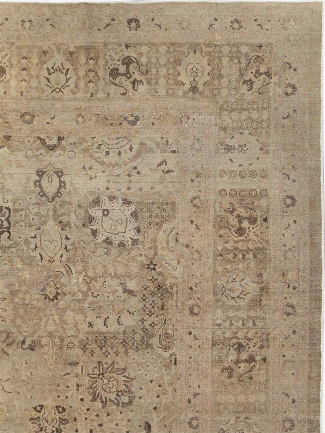 Antique Persian Tabriz Carpet, No.22431 - Galerie Shabab