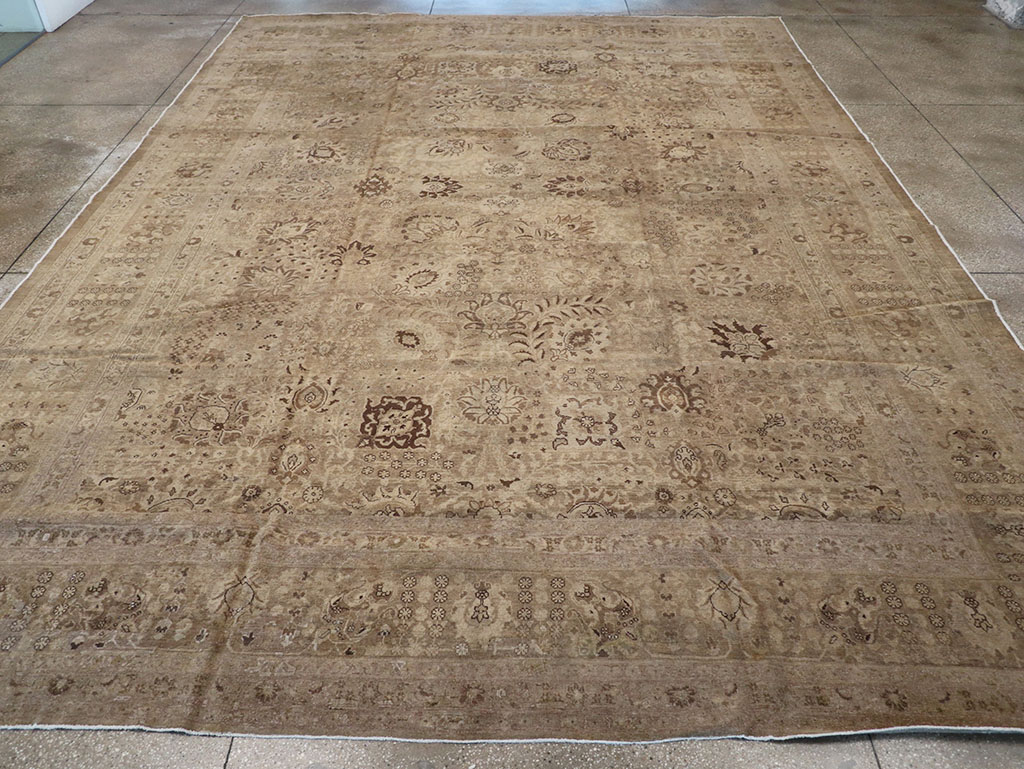 Antique Persian Tabriz Carpet, No.22431 - Galerie Shabab