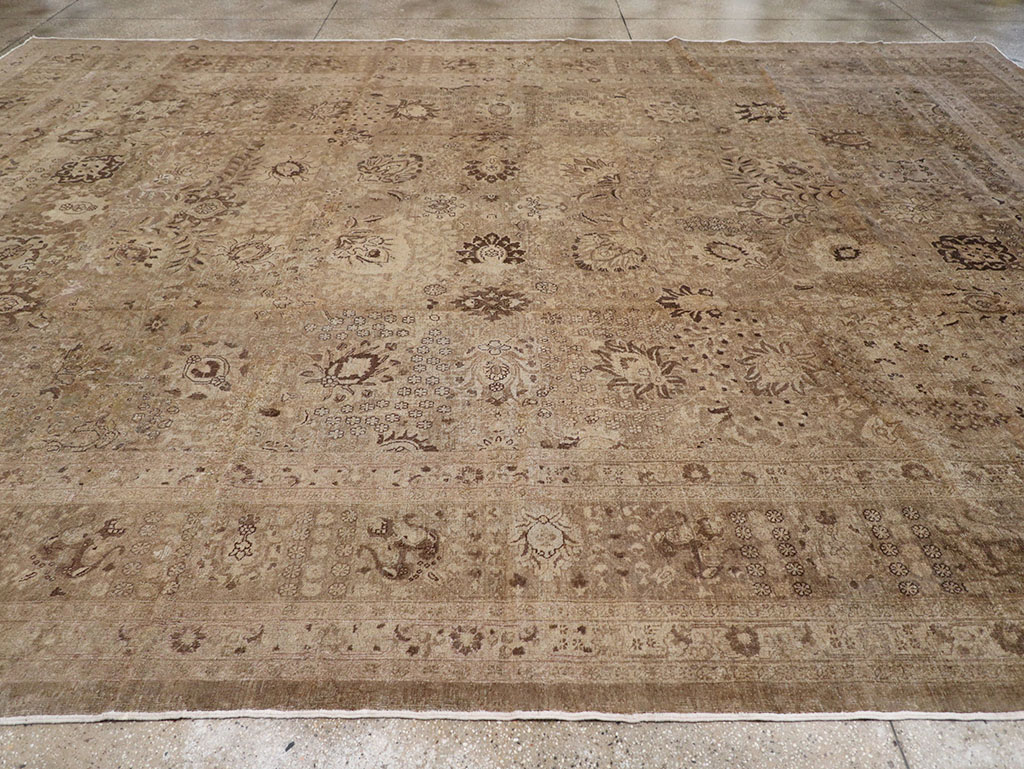 Antique Persian Tabriz Carpet, No.22431 - Galerie Shabab