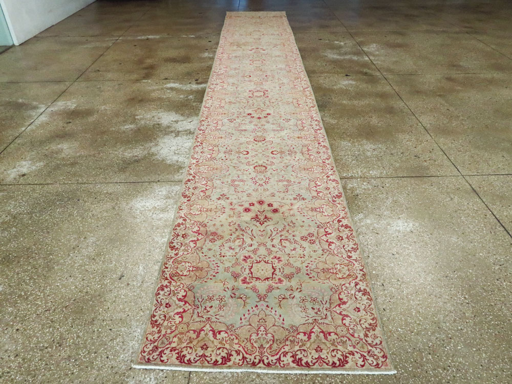 Vintage Persian Lavar Kerman Runner, No.22437 - Galerie Shabab