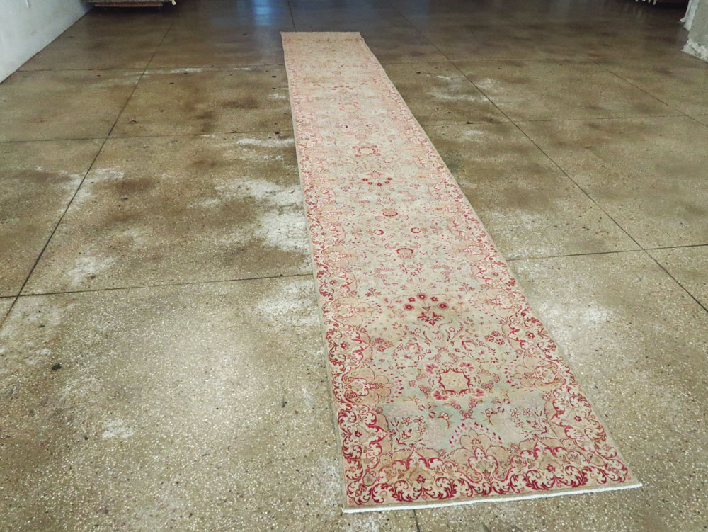 Vintage Persian Lavar Kerman Runner, No.22437 - Galerie Shabab