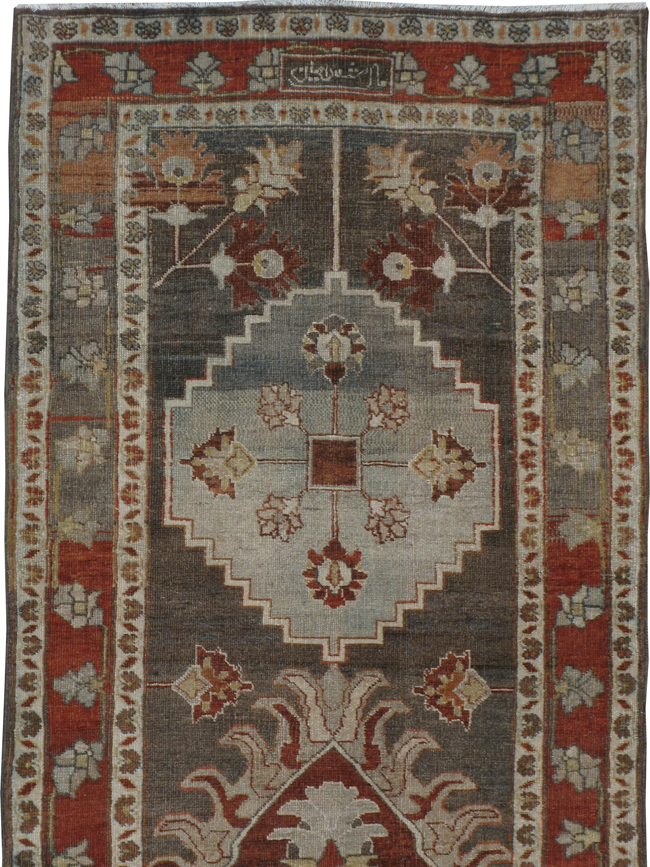 Antique Heriz Runner, No.22469 - Galerie Shabab