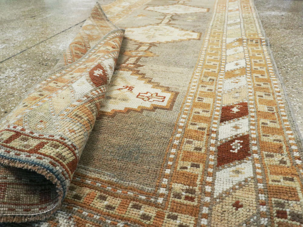 Antique Persian Kurdish Rug, No.22470 - Galerie Shabab